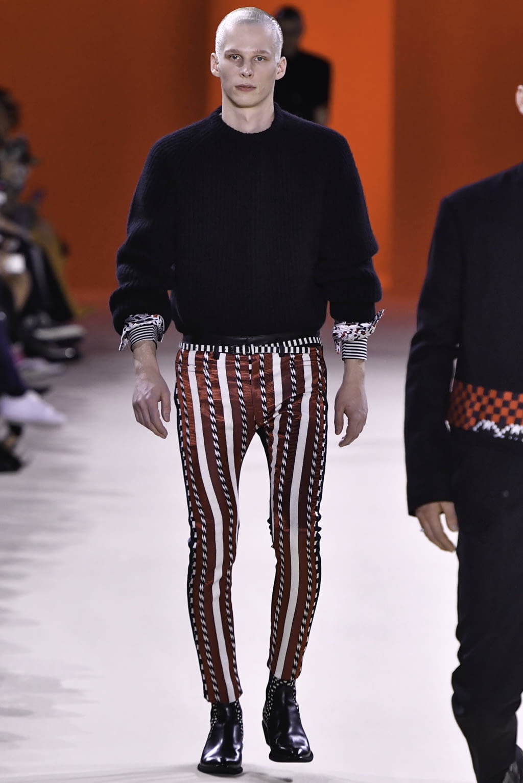 Fashion Week Paris Fall/Winter 2019 look 4 de la collection Haider Ackermann menswear