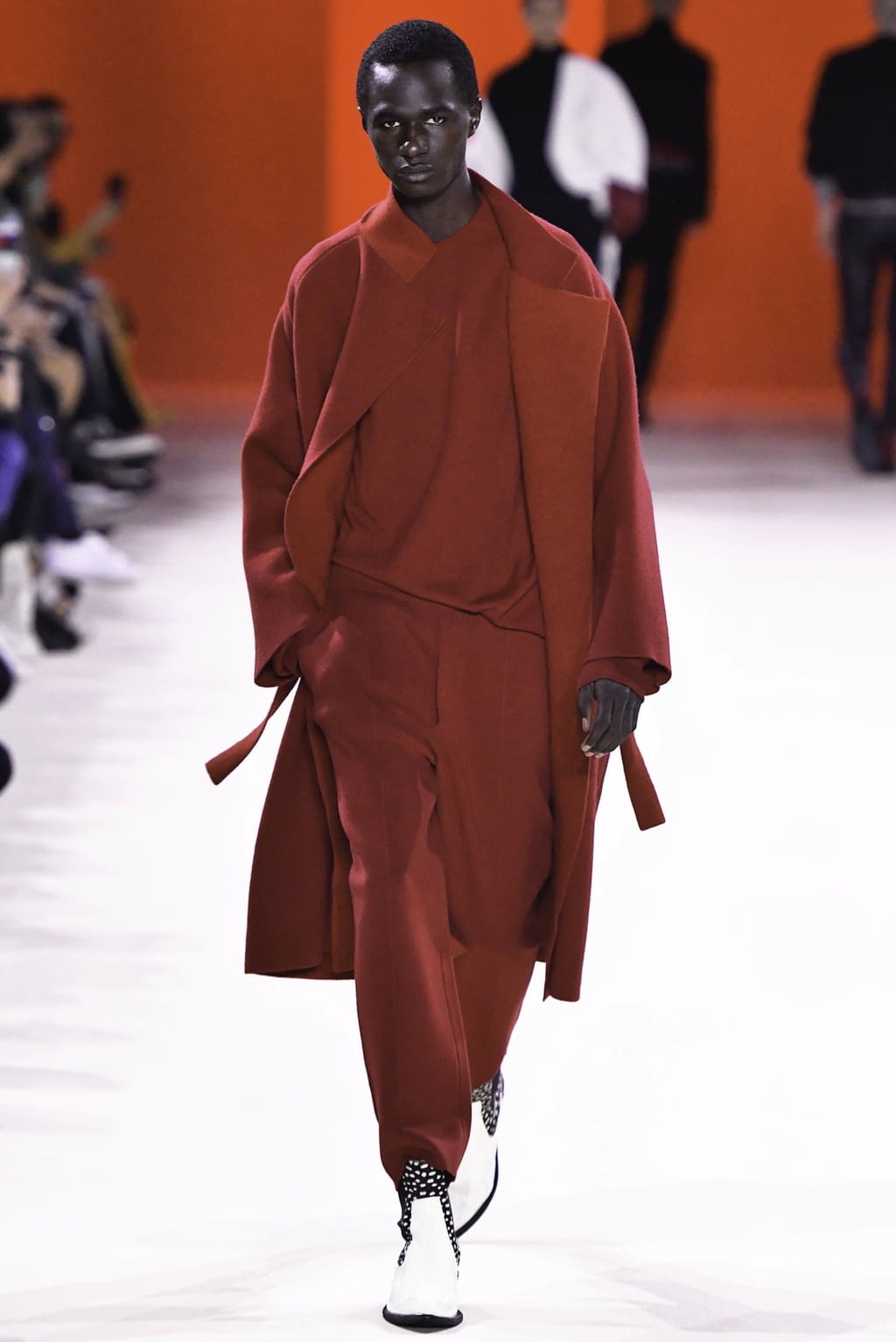 Fashion Week Paris Fall/Winter 2019 look 6 de la collection Haider Ackermann menswear