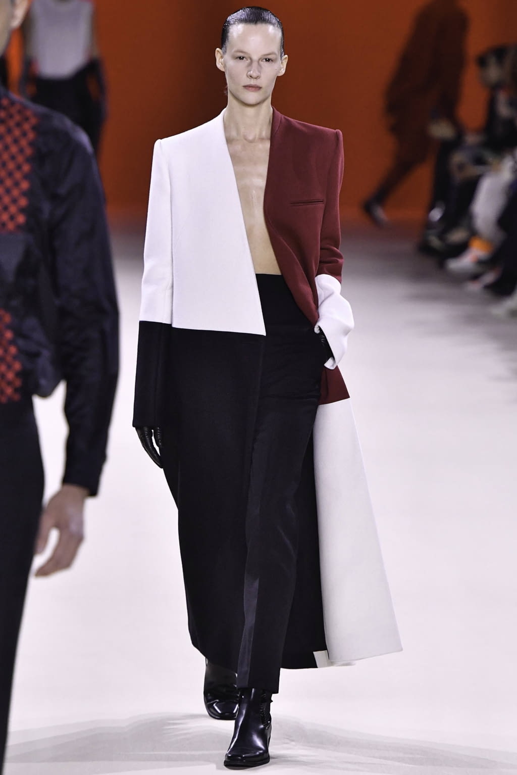 Fashion Week Paris Fall/Winter 2019 look 10 from the Haider Ackermann collection 女装