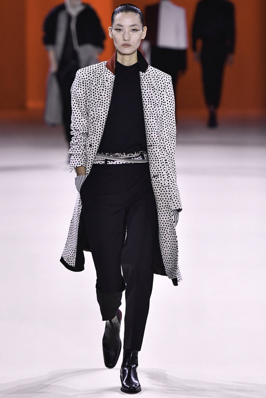 Fashion Week Paris Fall/Winter 2019 look 12 from the Haider Ackermann collection 女装