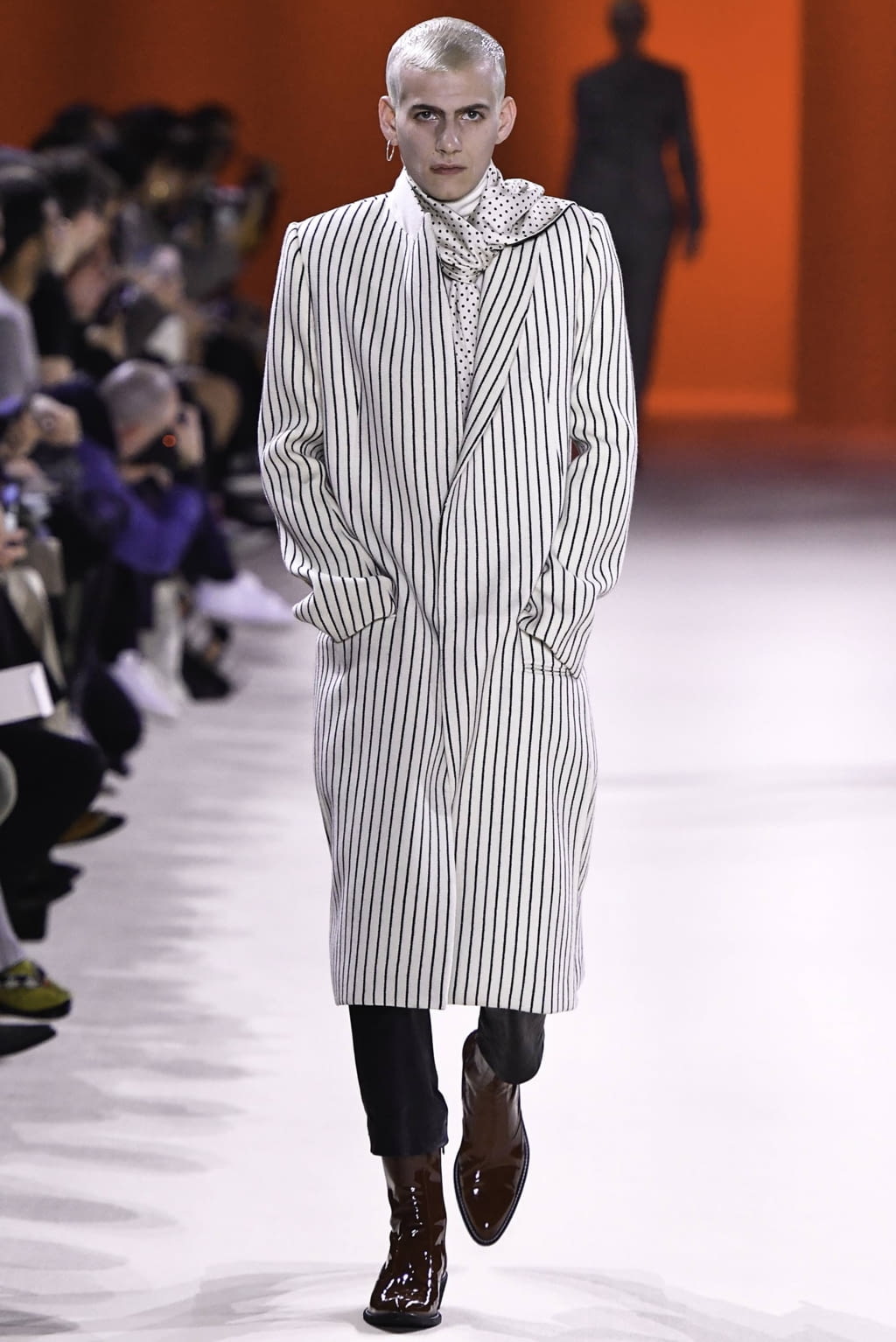 Fashion Week Paris Fall/Winter 2019 look 14 from the Haider Ackermann collection 男装