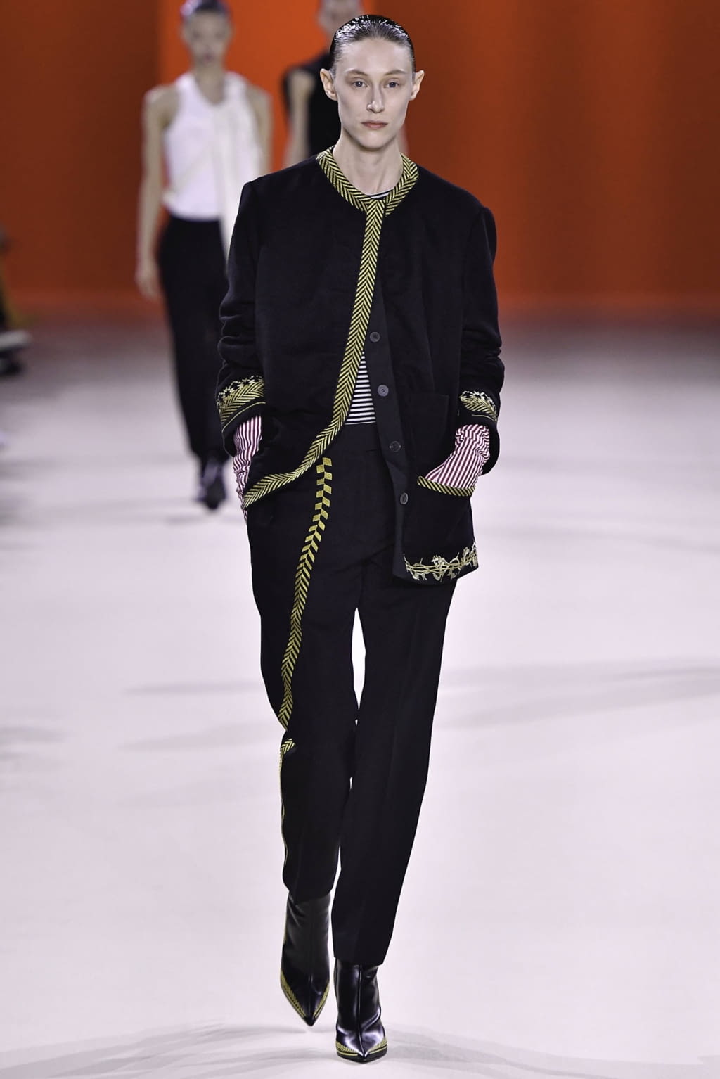 Fashion Week Paris Fall/Winter 2019 look 29 from the Haider Ackermann collection 女装