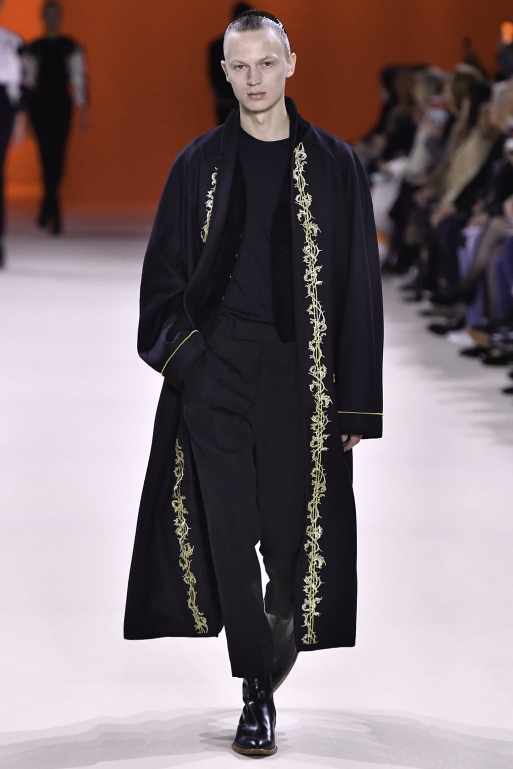 Fashion Week Paris Fall/Winter 2019 look 34 from the Haider Ackermann collection 女装