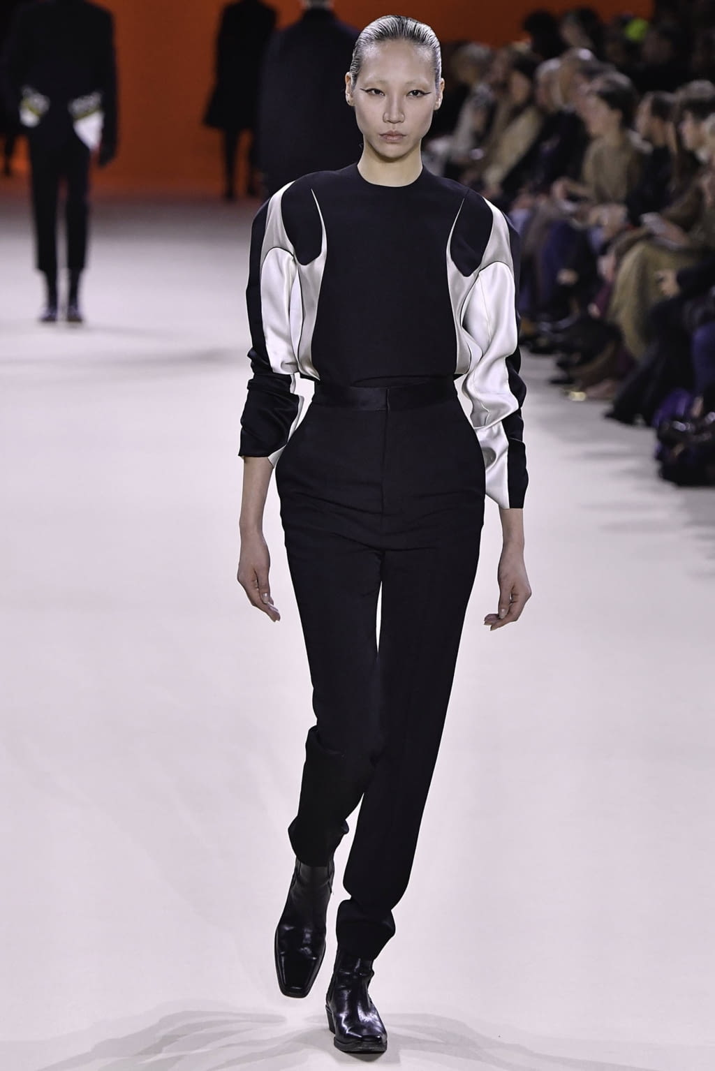 Fashion Week Paris Fall/Winter 2019 look 36 de la collection Haider Ackermann womenswear