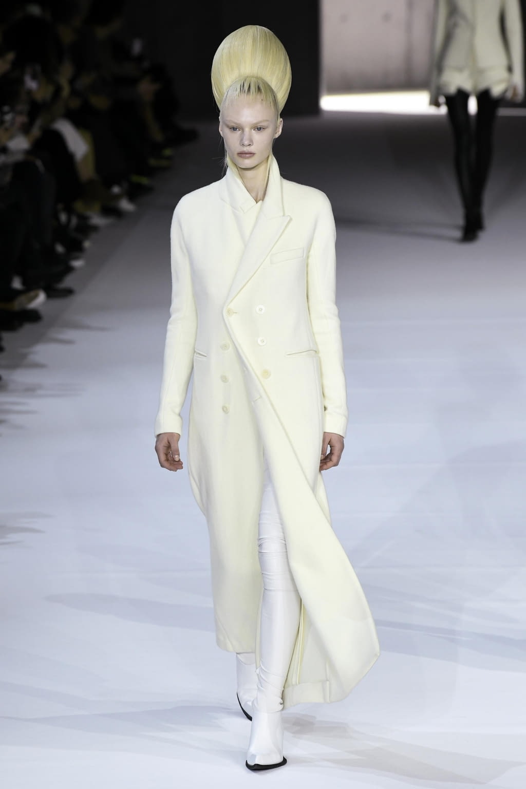 Fashion Week Paris Fall/Winter 2020 look 2 de la collection Haider Ackermann womenswear
