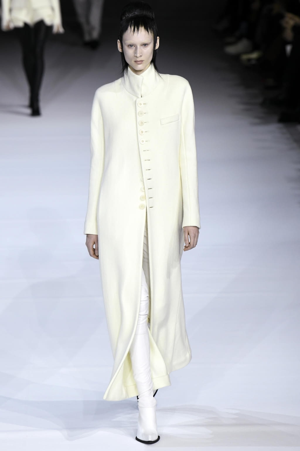 Fashion Week Paris Fall/Winter 2020 look 1 de la collection Haider Ackermann womenswear
