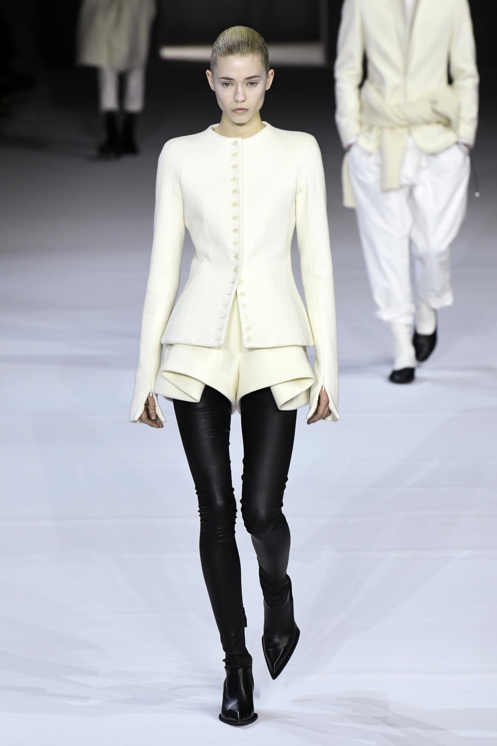 Fashion Week Paris Fall/Winter 2020 look 3 de la collection Haider Ackermann womenswear
