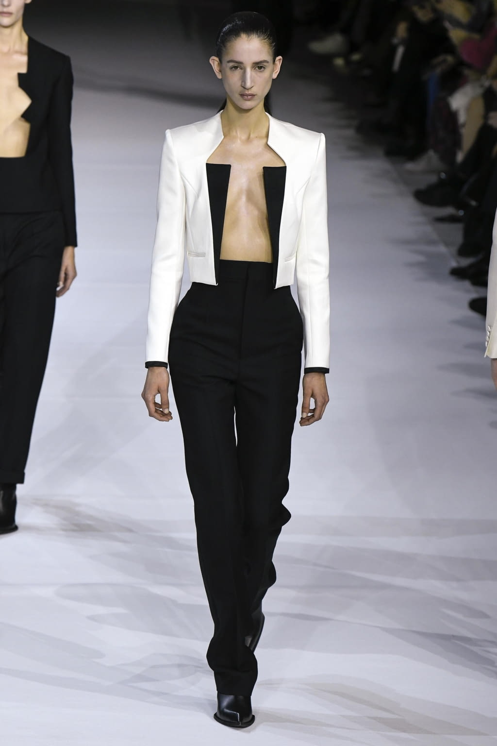 Fashion Week Paris Fall/Winter 2020 look 21 de la collection Haider Ackermann womenswear