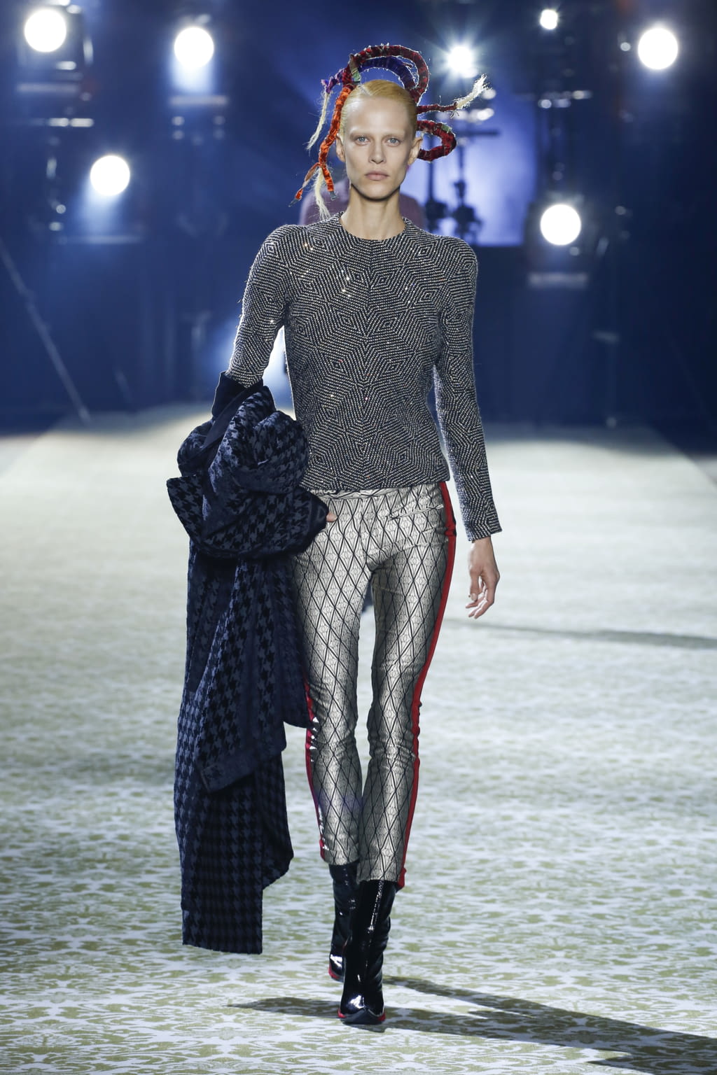Fashion Week Paris Fall/Winter 2016 look 18 from the Haider Ackermann collection womenswear