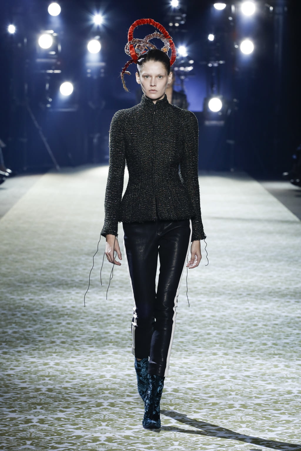 Fashion Week Paris Fall/Winter 2016 look 25 de la collection Haider Ackermann womenswear