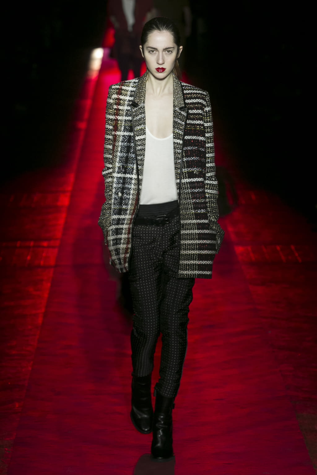 Fashion Week Paris Fall/Winter 2017 look 14 from the Haider Ackermann collection 男装