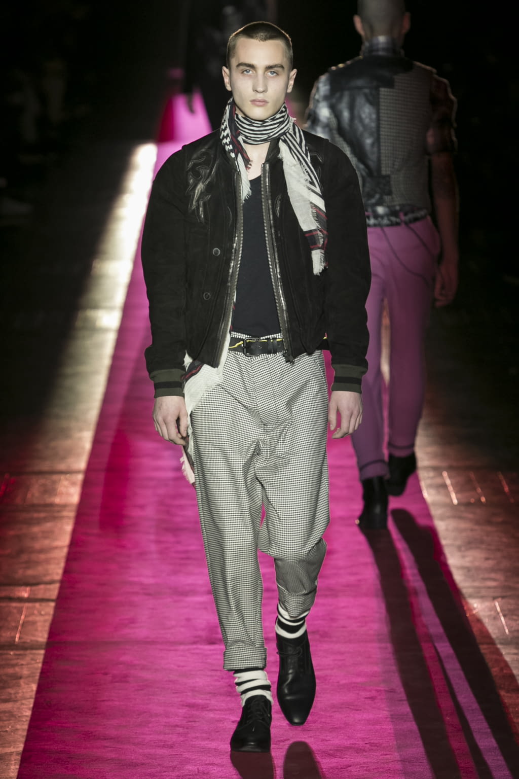 Fashion Week Paris Fall/Winter 2017 look 22 from the Haider Ackermann collection 男装