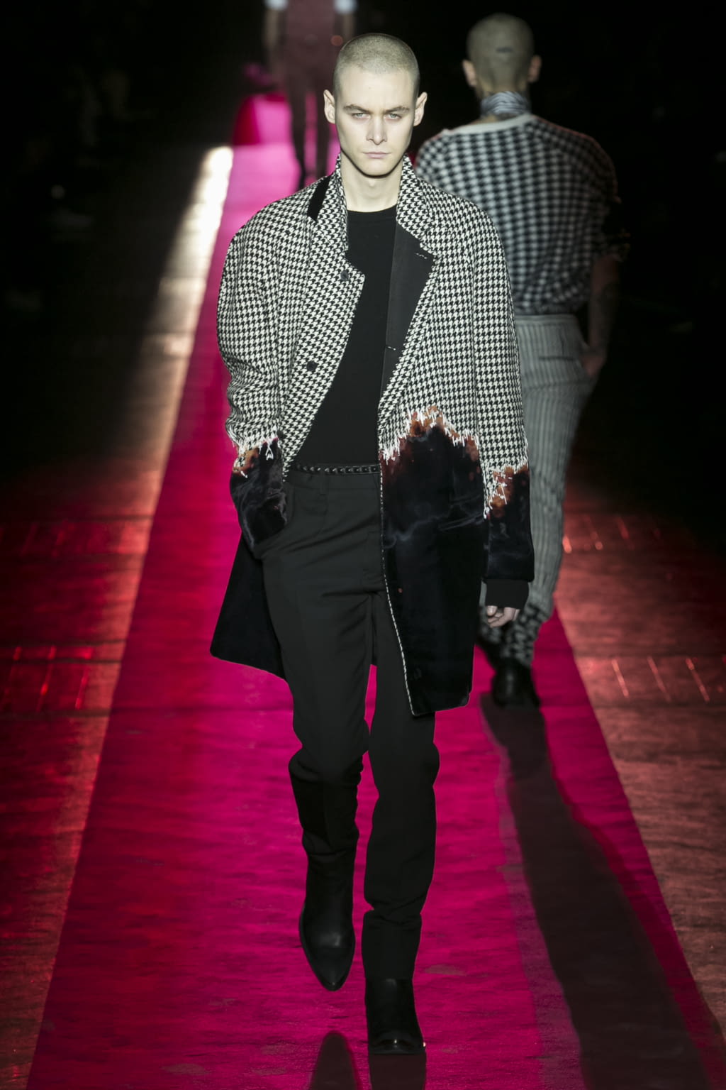 Fashion Week Paris Fall/Winter 2017 look 25 from the Haider Ackermann collection 男装