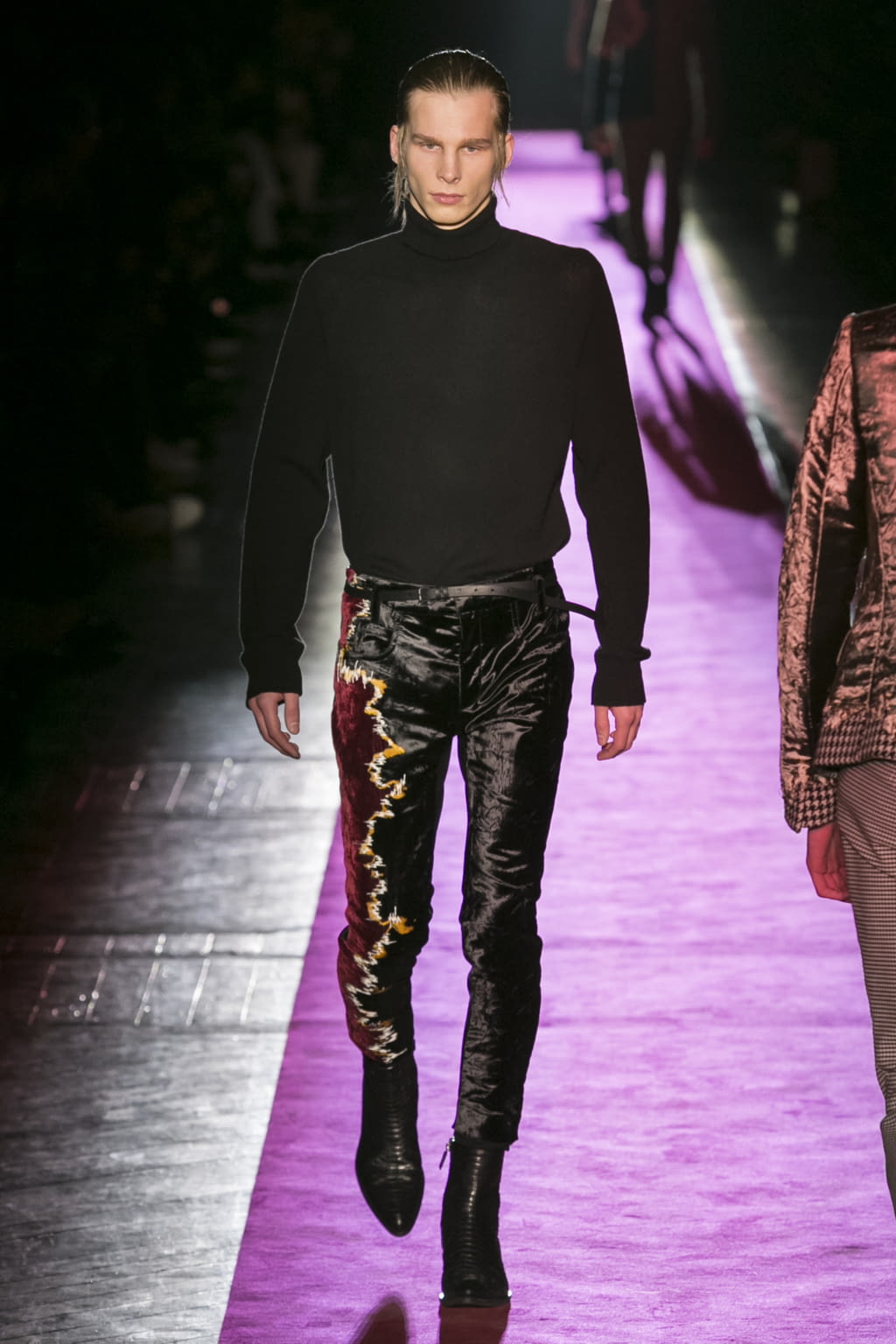 Fashion Week Paris Fall/Winter 2017 look 31 de la collection Haider Ackermann menswear