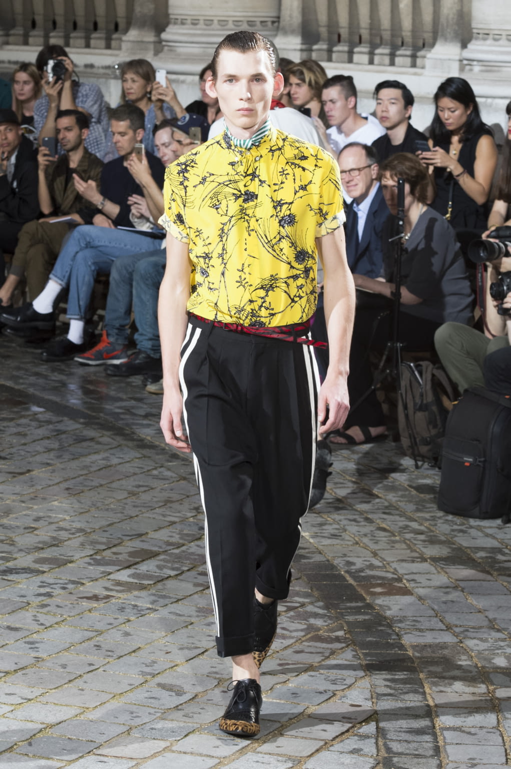 Fashion Week Paris Spring/Summer 2017 look 8 de la collection Haider Ackermann menswear