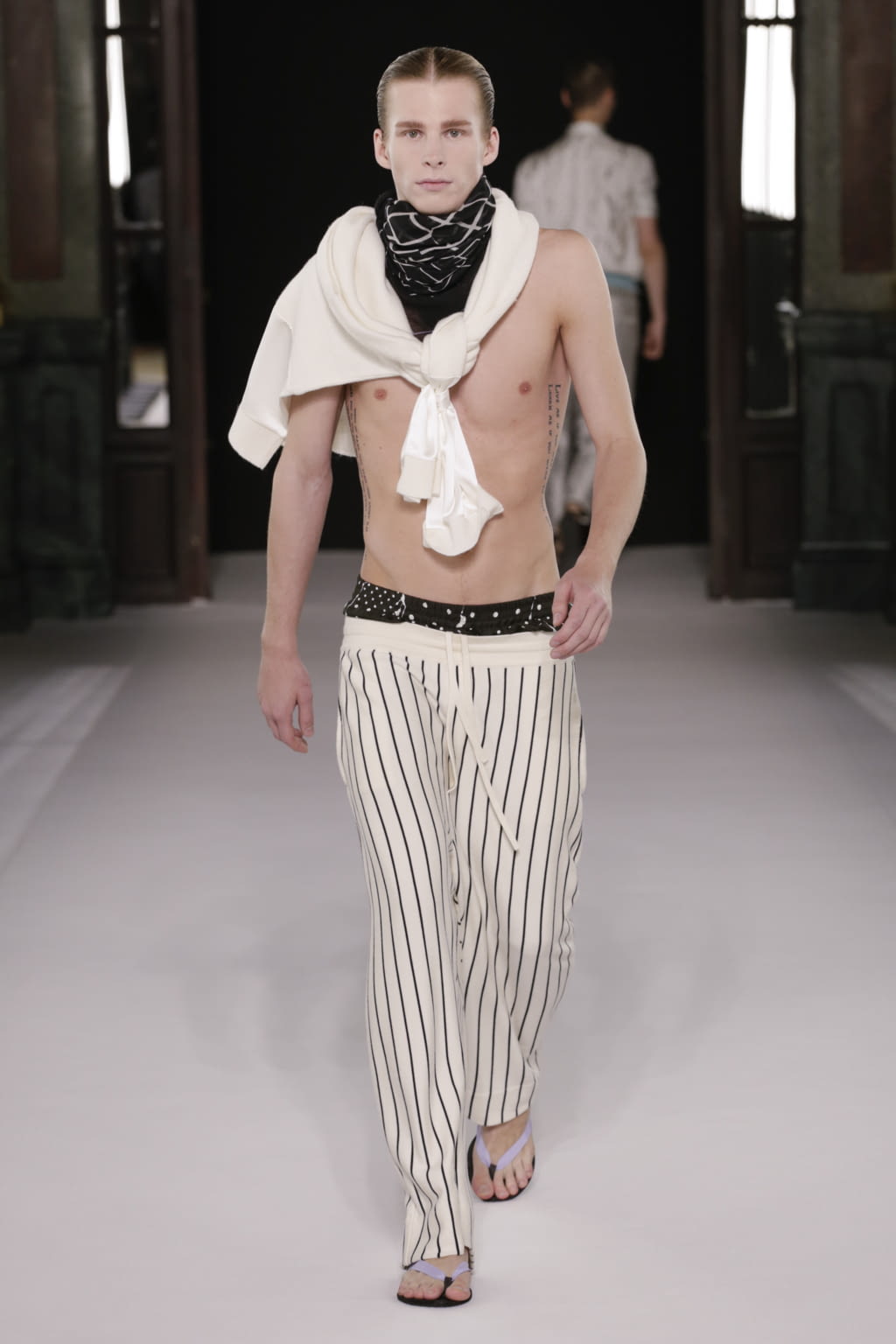 Fashion Week Paris Spring/Summer 2018 look 5 from the Haider Ackermann collection menswear