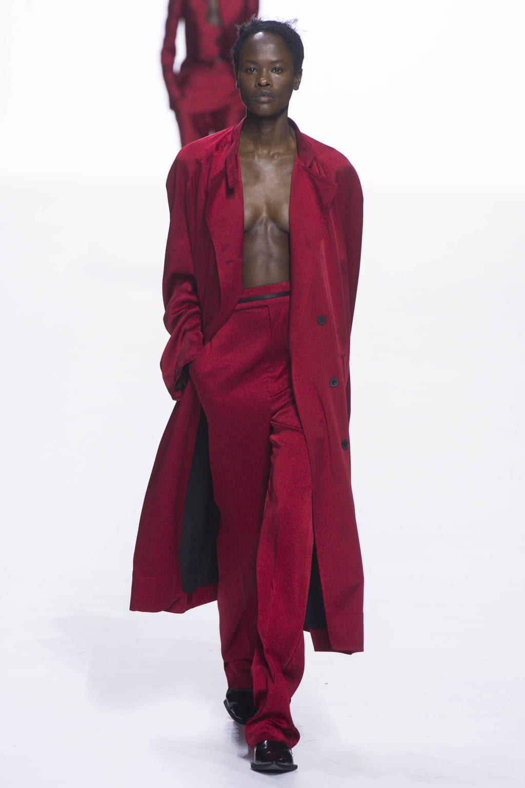 Fashion Week Paris Spring/Summer 2018 look 2 from the Haider Ackermann collection 女装