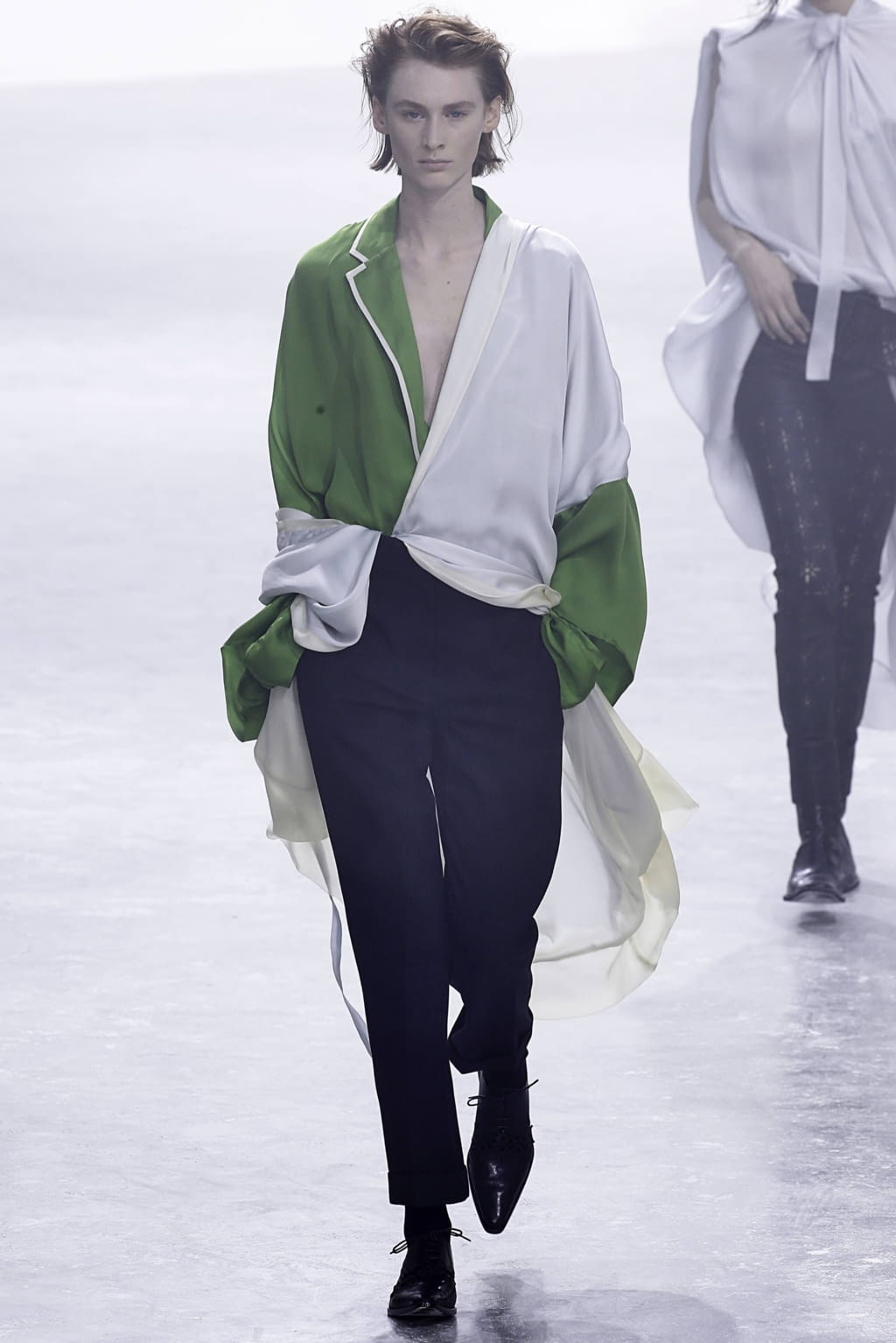 Fashion Week Paris Spring/Summer 2019 look 19 from the Haider Ackermann collection 女装