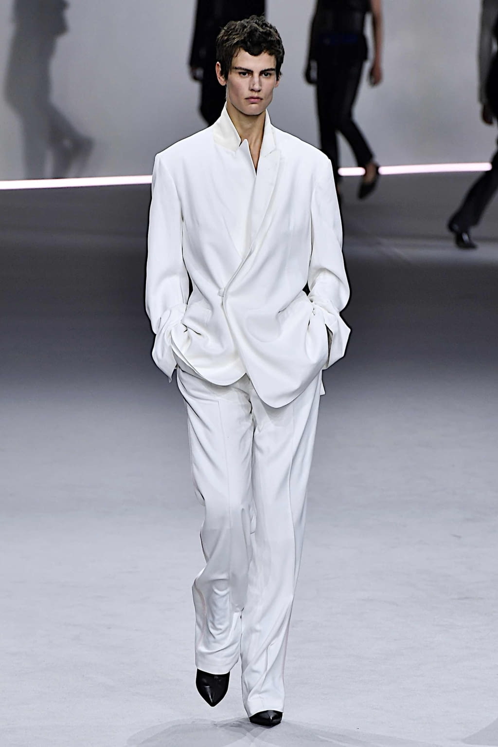 Fashion Week Paris Spring/Summer 2020 look 17 de la collection Haider Ackermann womenswear