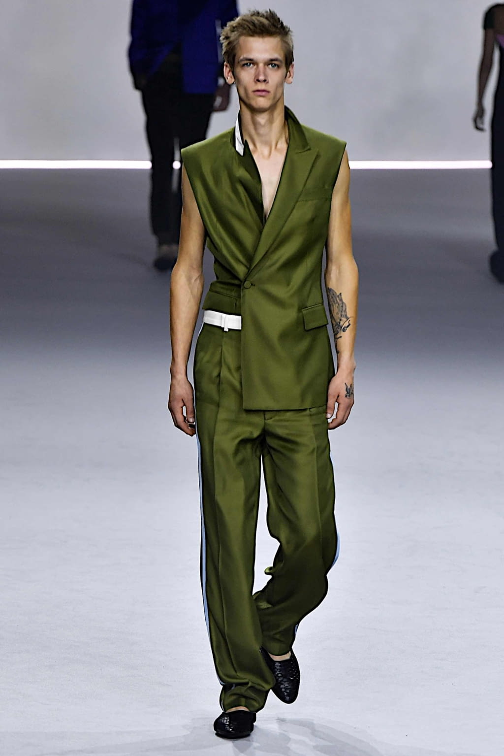 Fashion Week Paris Spring/Summer 2020 look 30 from the Haider Ackermann collection 女装