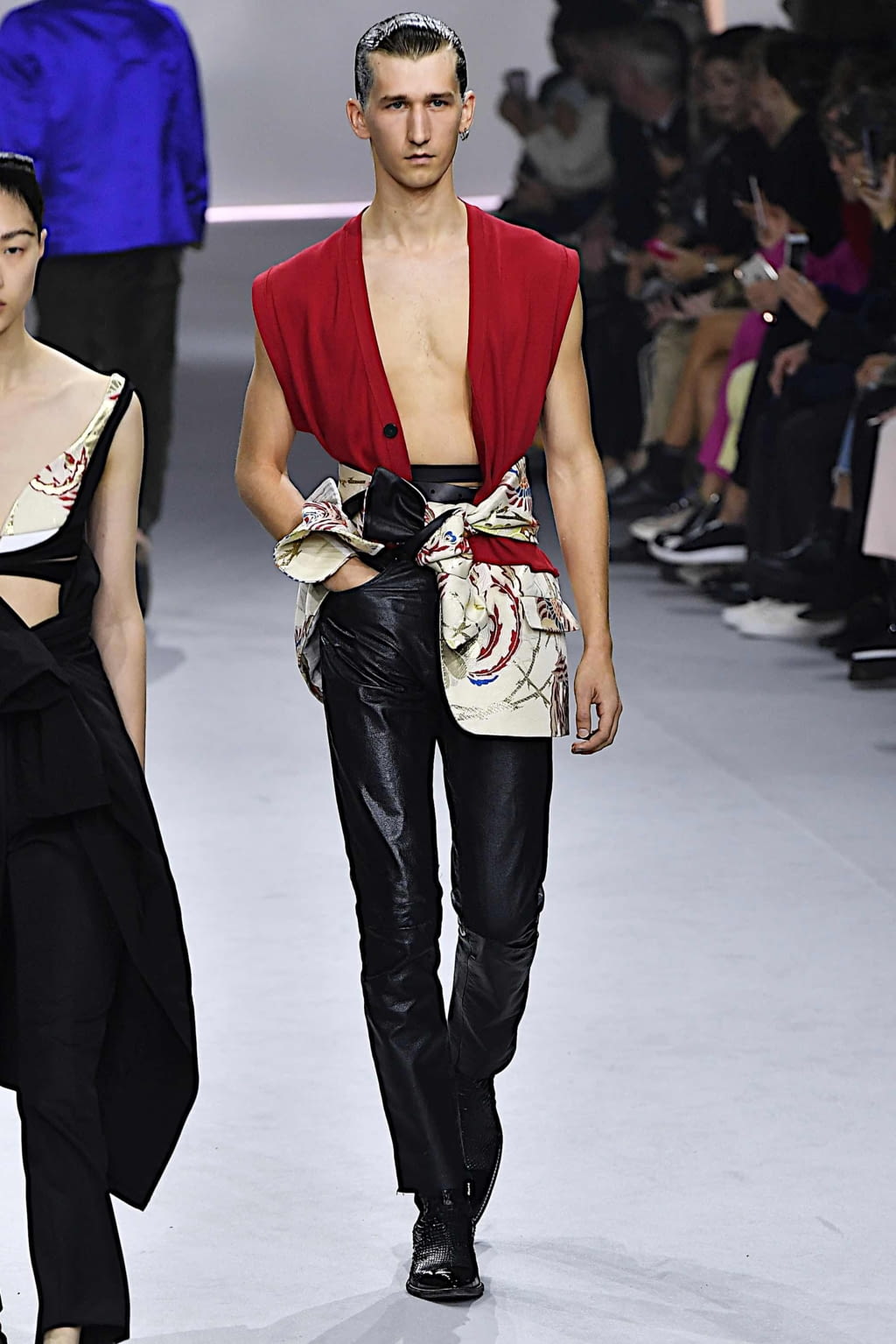 Fashion Week Paris Spring/Summer 2020 look 34 from the Haider Ackermann collection 女装