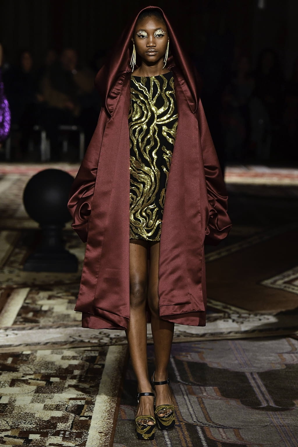 Fashion Week London Fall/Winter 2019 look 13 from the Halpern collection 女装