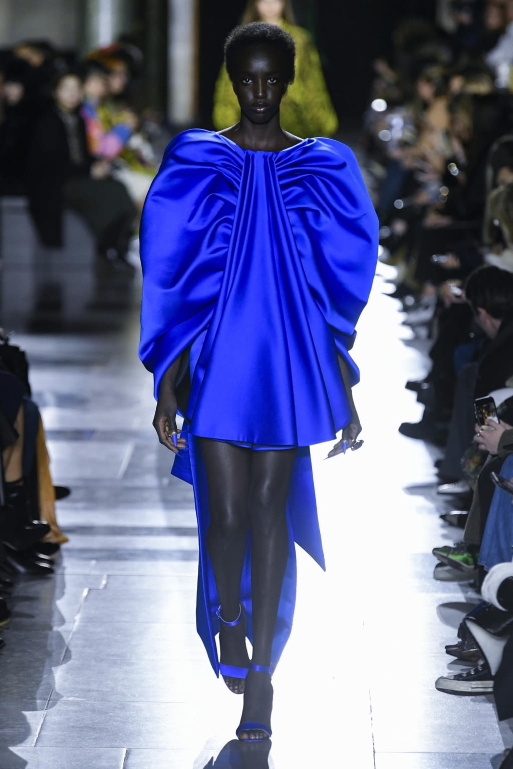 Fashion Week London Fall/Winter 2020 look 14 from the Halpern collection 女装