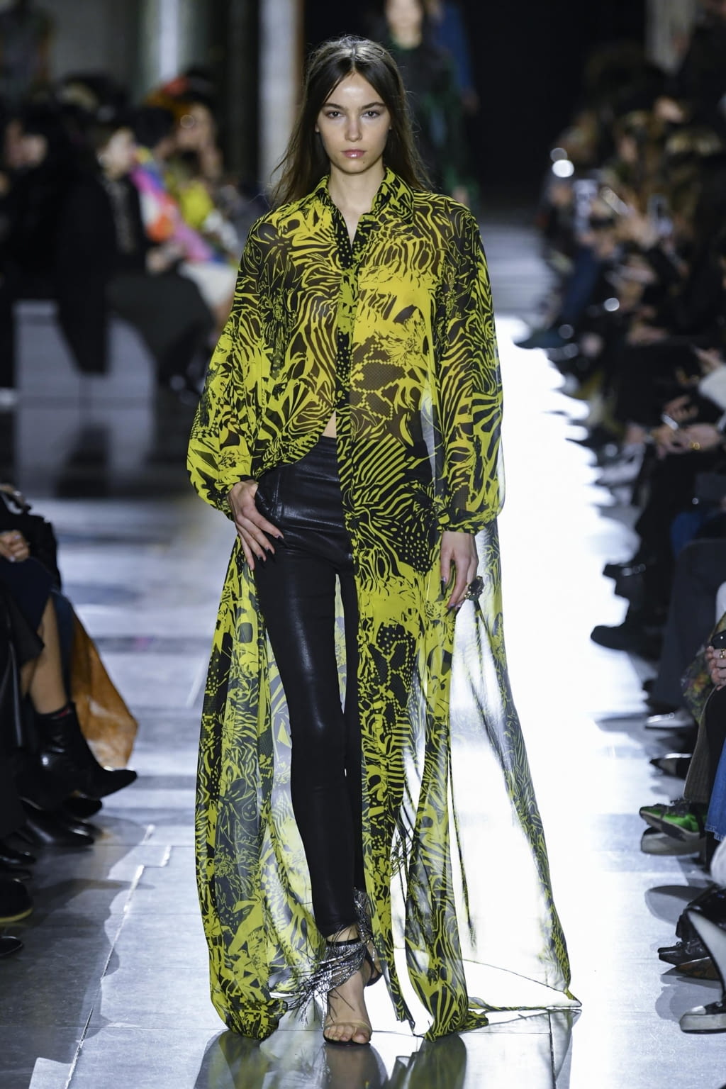 Fashion Week London Fall/Winter 2020 look 15 from the Halpern collection 女装