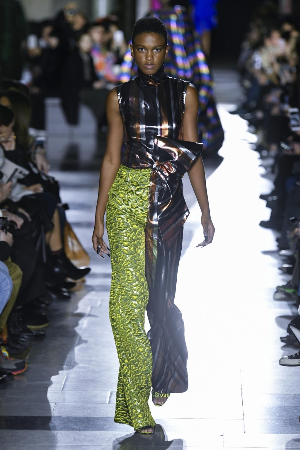 Fashion Week London Fall/Winter 2020 look 24 from the Halpern collection 女装
