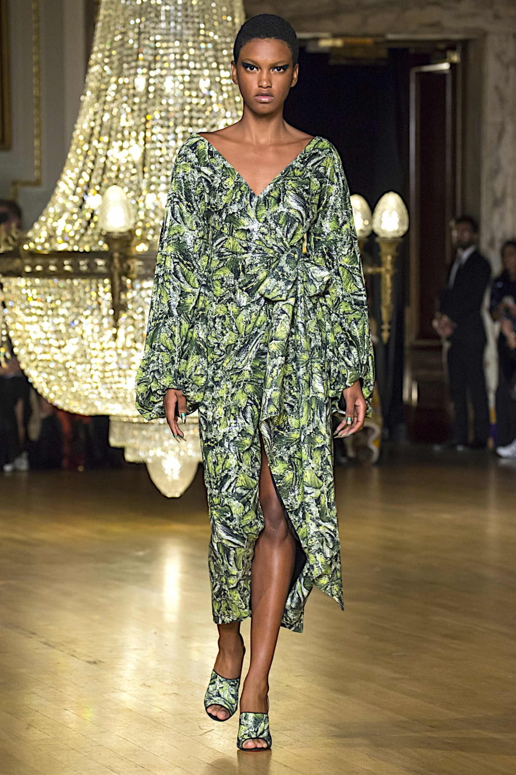 Fashion Week London Spring/Summer 2020 look 9 from the Halpern collection 女装
