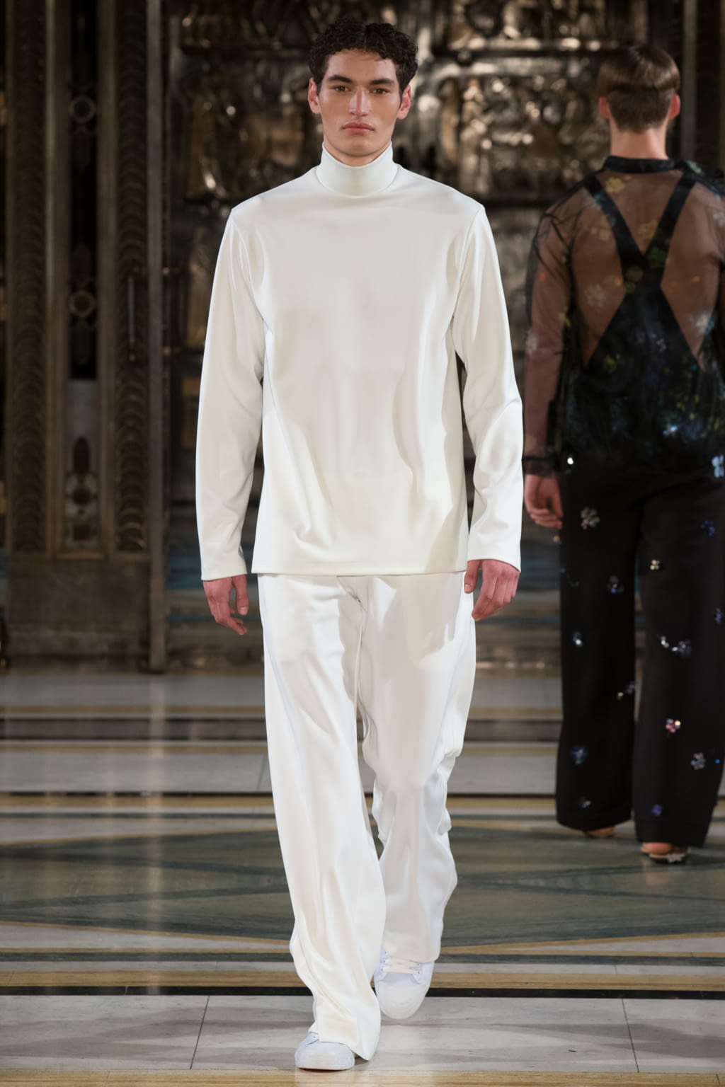 Fashion Week London Fall/Winter 2017 look 3 from the Harry Xu collection menswear