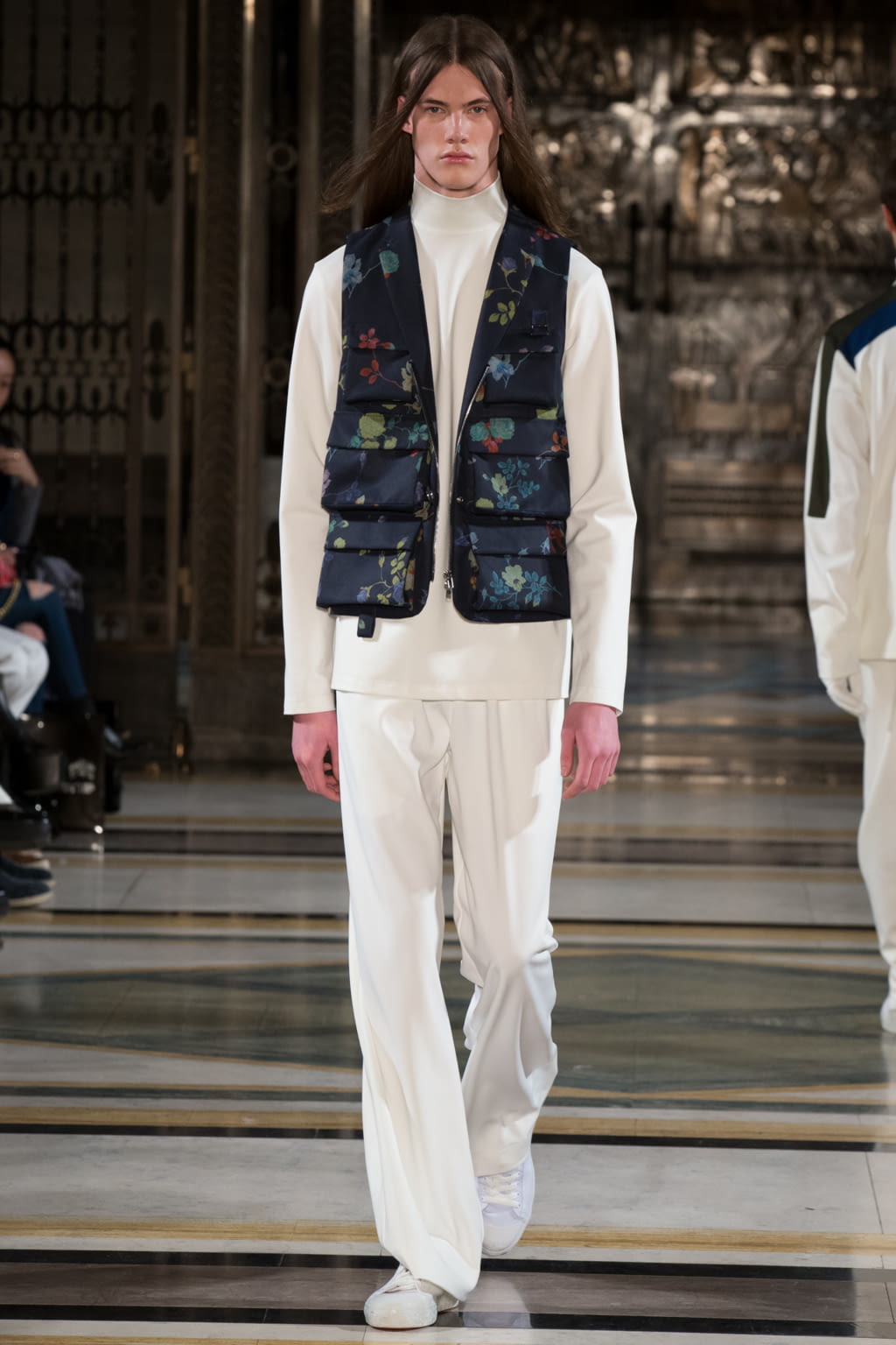 Fashion Week London Fall/Winter 2017 look 6 from the Harry Xu collection menswear