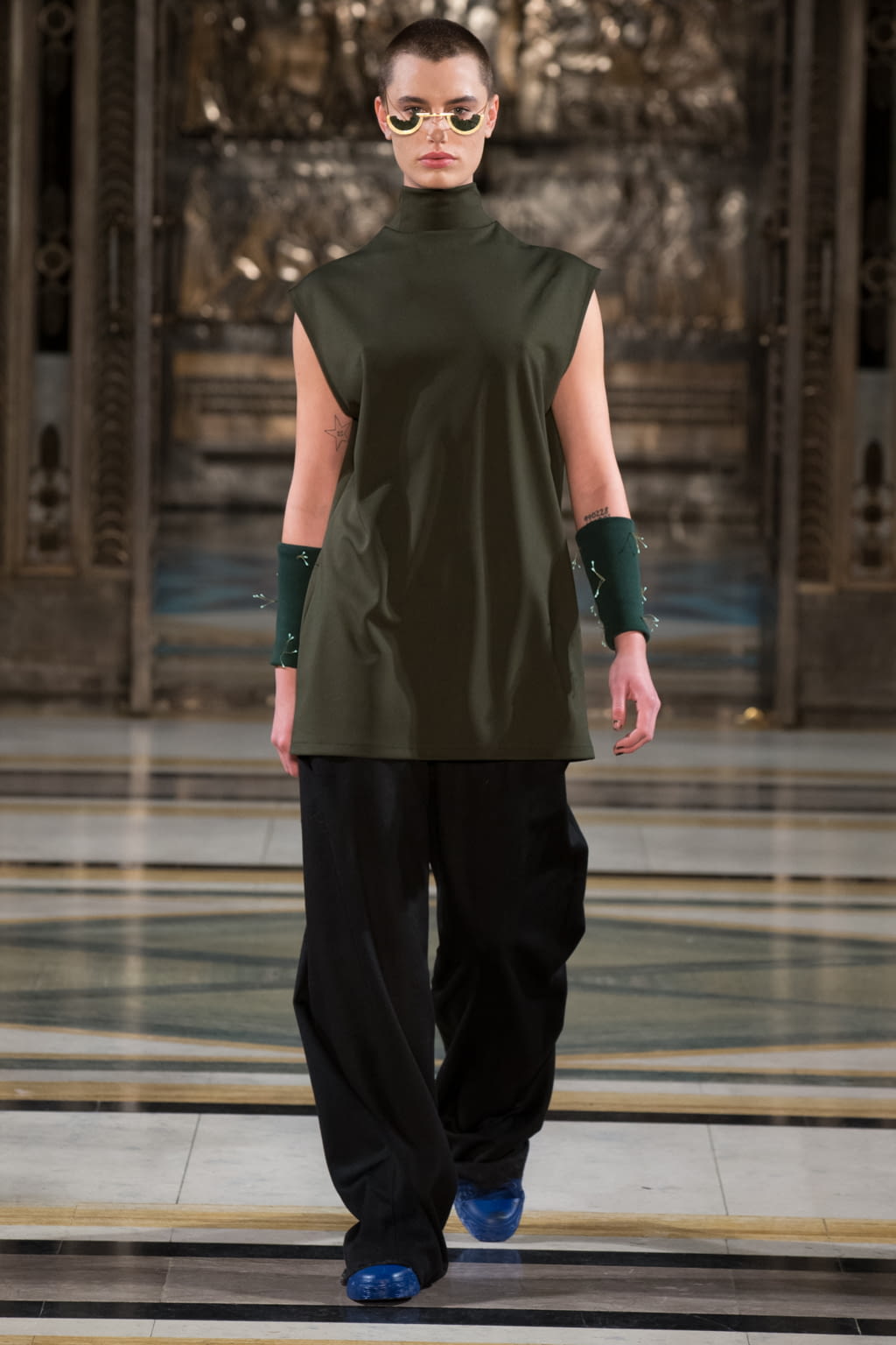 Fashion Week London Fall/Winter 2017 look 8 from the Harry Xu collection menswear