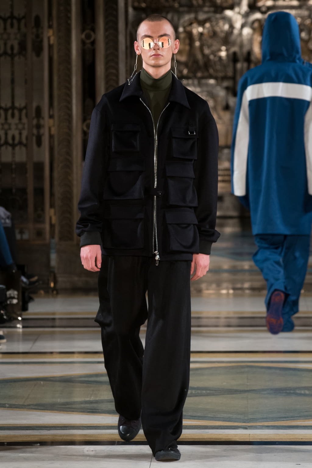 Fashion Week London Fall/Winter 2017 look 28 from the Harry Xu collection 男装