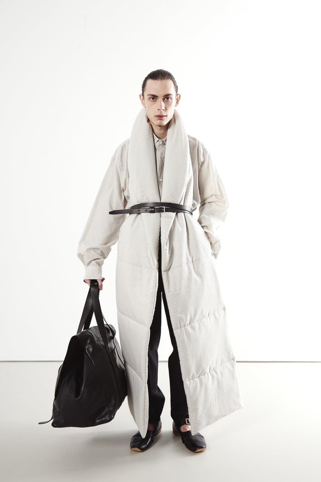 Fashion Week Paris Fall/Winter 2022 look 17 de la collection Hed Mayner menswear