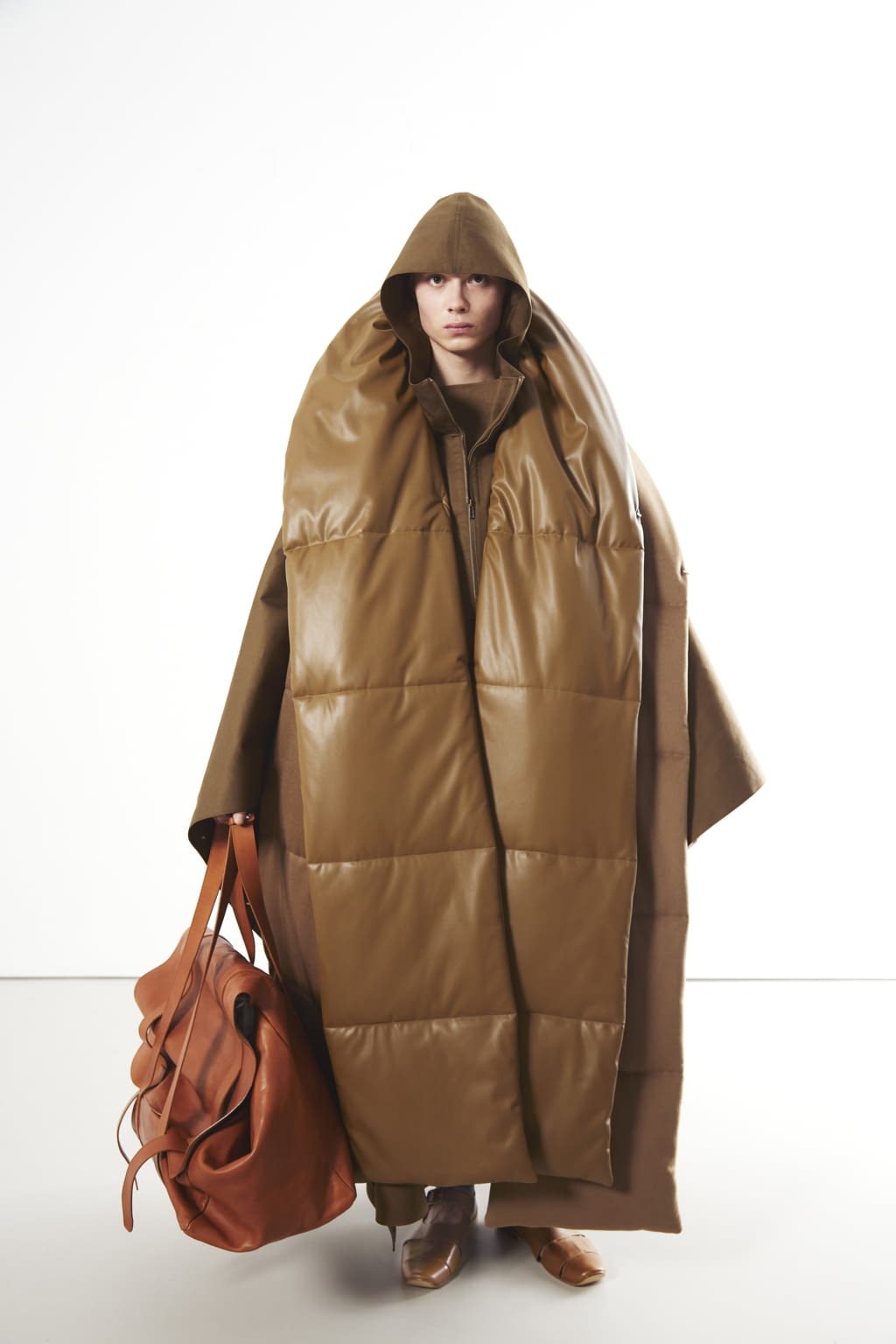 Fashion Week Paris Fall/Winter 2022 look 18 de la collection Hed Mayner menswear
