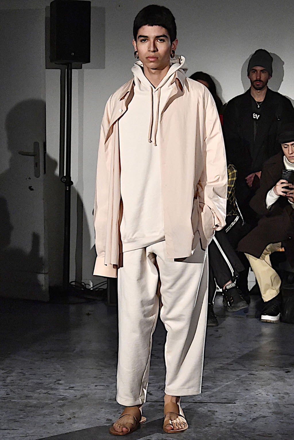 Fashion Week Paris Fall/Winter 2019 look 11 from the Hed Mayner collection menswear