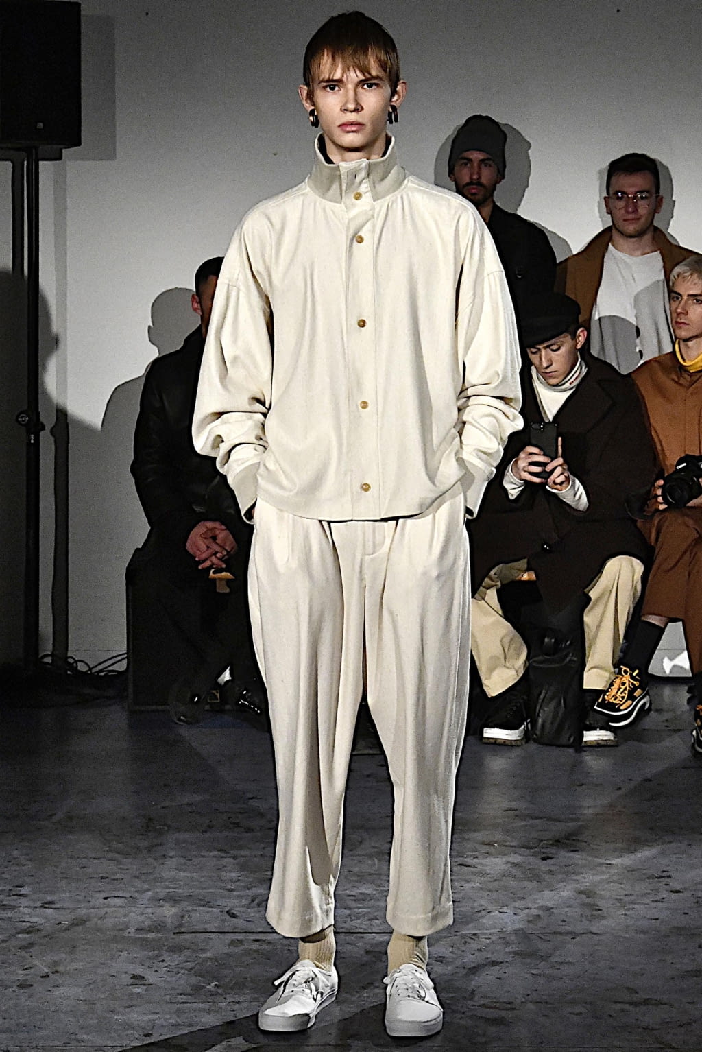 Fashion Week Paris Fall/Winter 2019 look 18 from the Hed Mayner collection menswear