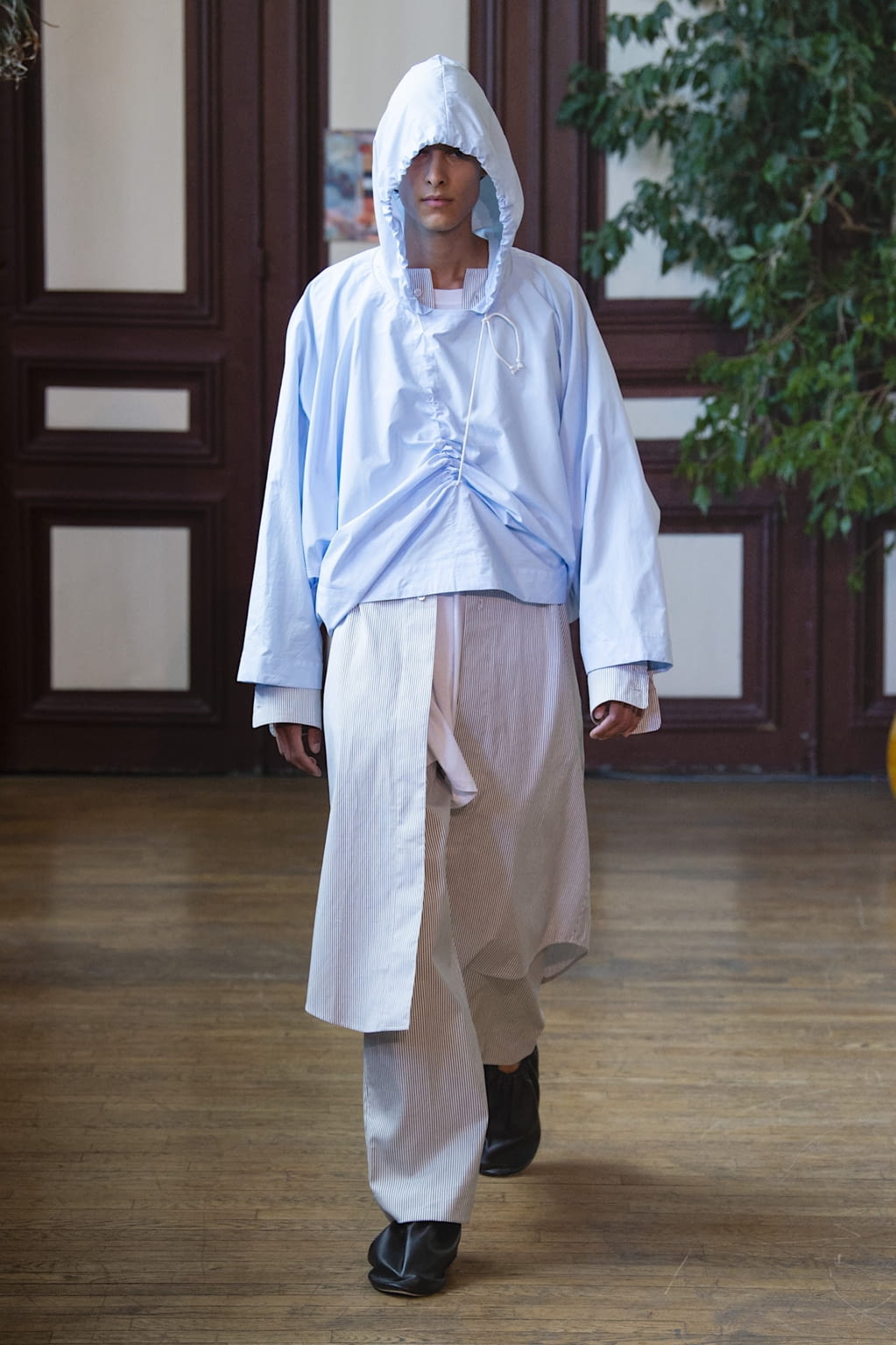 Fashion Week Paris Spring/Summer 2019 look 3 from the Hed Mayner collection 男装