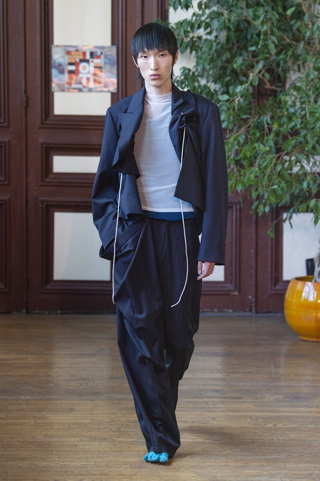 Fashion Week Paris Spring/Summer 2019 look 19 from the Hed Mayner collection menswear