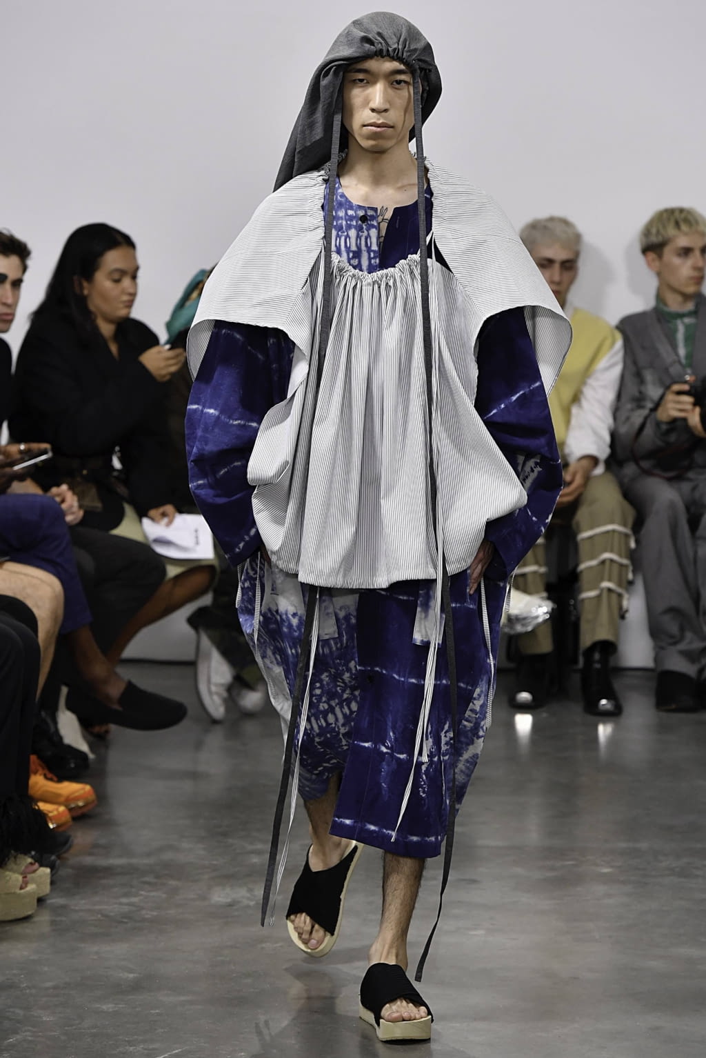 Fashion Week Paris Spring/Summer 2020 look 9 from the Hed Mayner collection 男装