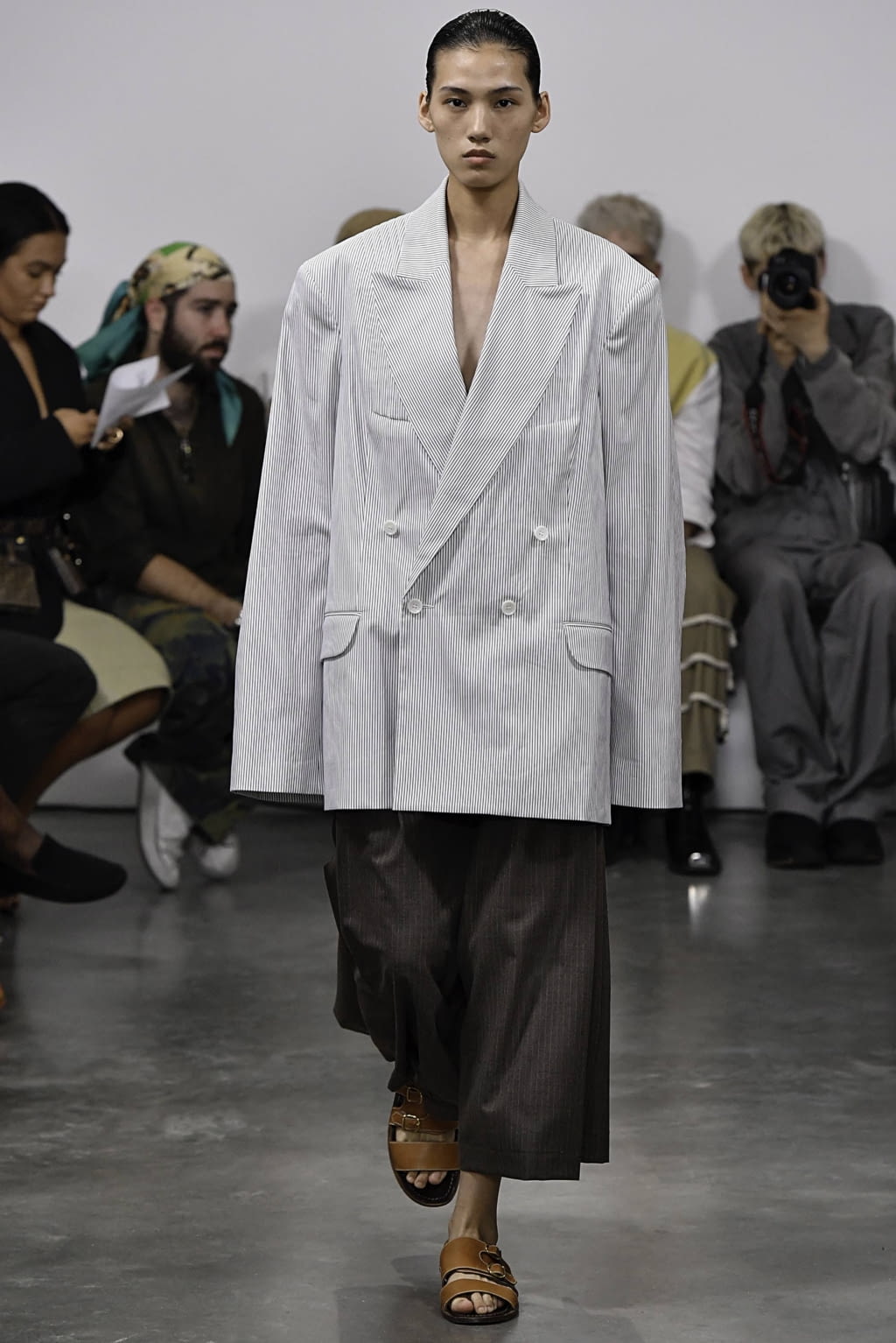 Fashion Week Paris Spring/Summer 2020 look 8 de la collection Hed Mayner menswear
