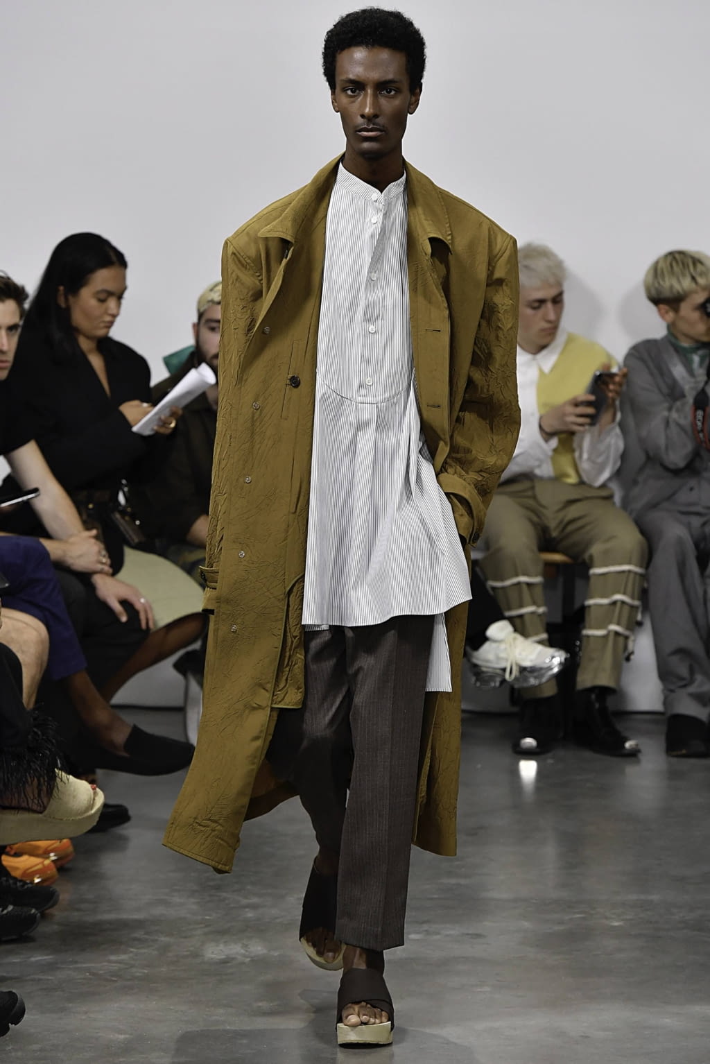 Fashion Week Paris Spring/Summer 2020 look 15 from the Hed Mayner collection menswear