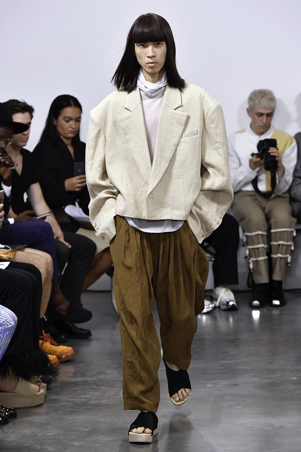 Fashion Week Paris Spring/Summer 2020 look 1 from the Hed Mayner collection menswear