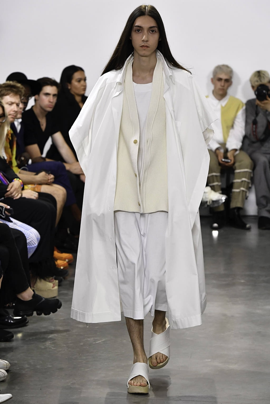 Fashion Week Paris Spring/Summer 2020 look 12 from the Hed Mayner collection 男装