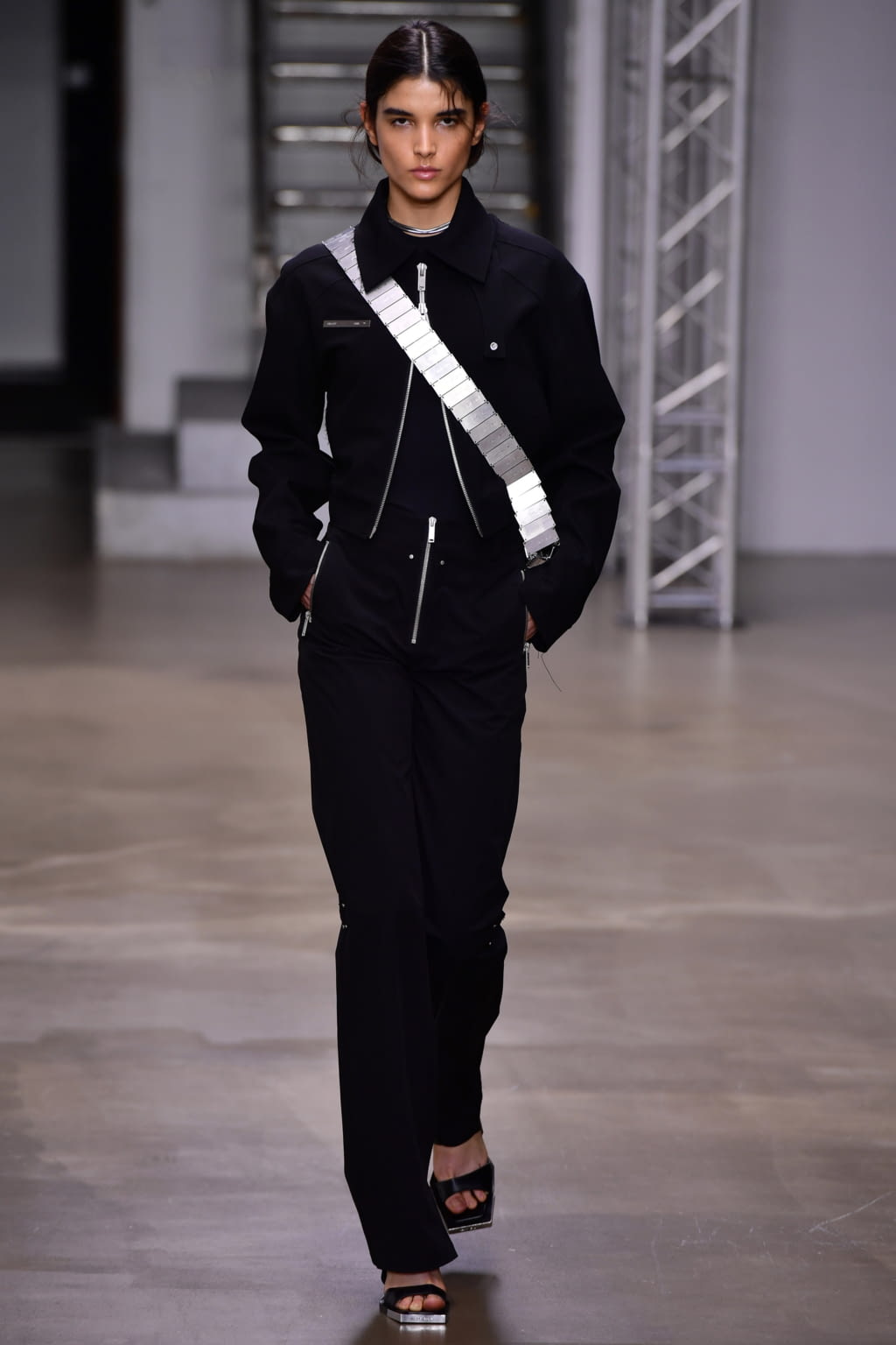 Fashion Week Paris Fall/Winter 2022 look 3 from the Heliot Emil collection womenswear