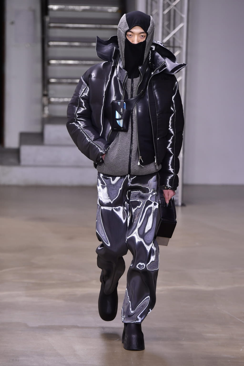 Fashion Week Paris Fall/Winter 2022 look 13 from the Heliot Emil collection womenswear