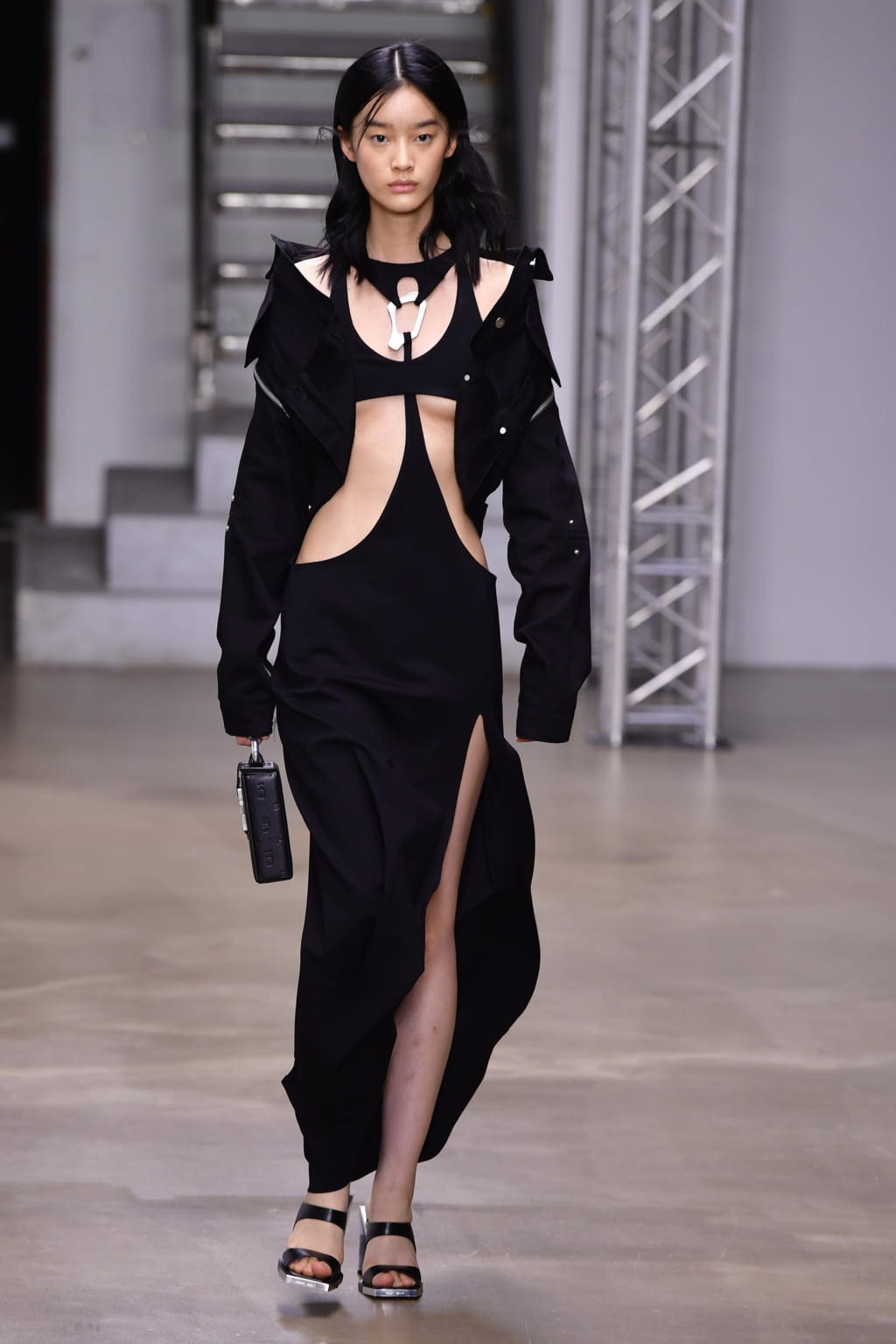 Fashion Week Paris Fall/Winter 2022 look 21 de la collection Heliot Emil womenswear