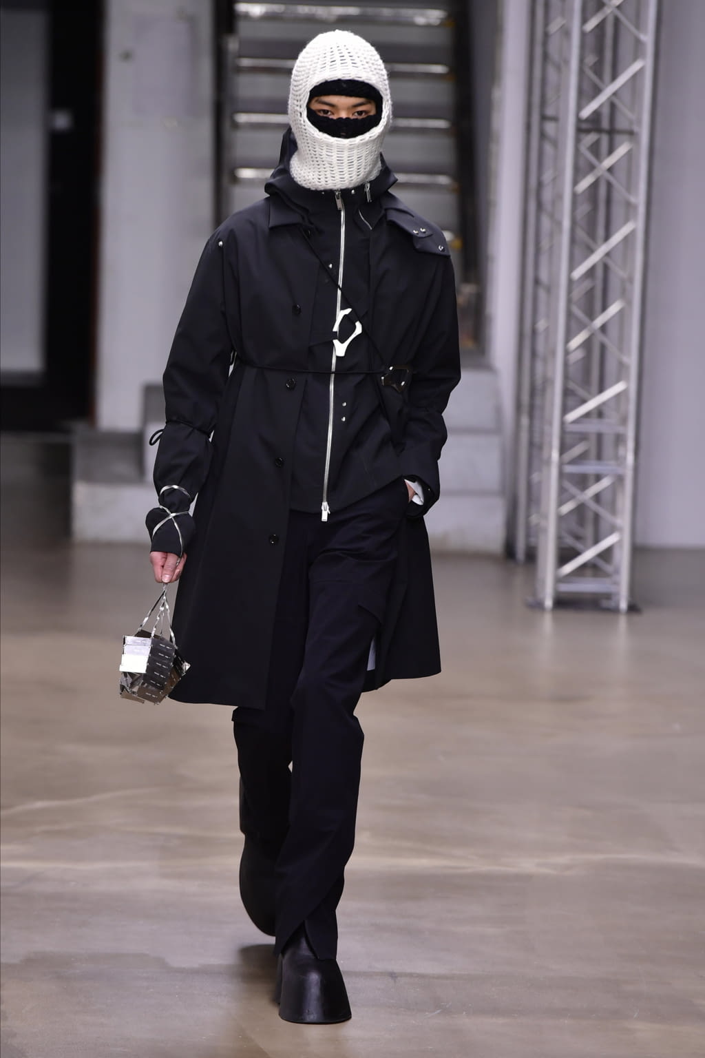 Fashion Week Paris Fall/Winter 2022 look 23 de la collection Heliot Emil womenswear