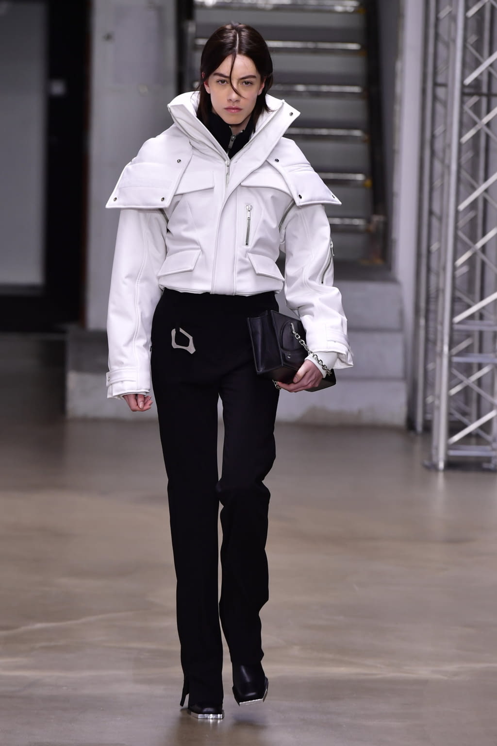 Fashion Week Paris Fall/Winter 2022 look 26 from the Heliot Emil collection 女装